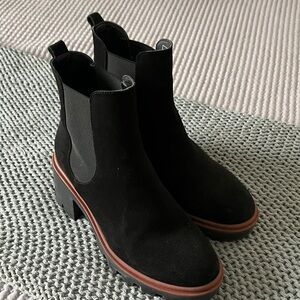 Black Chelsea Boots